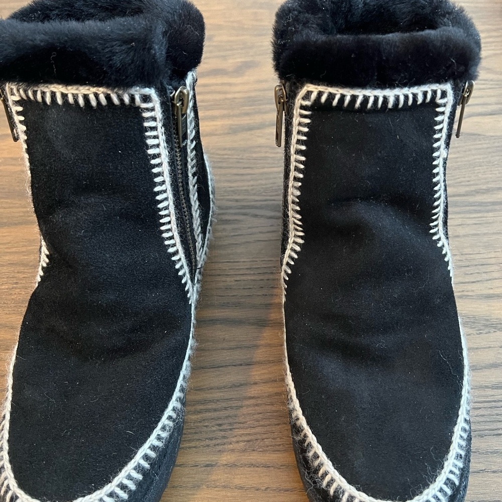Laidback London Suede Ankle Boots NWT 39 size 8-8.5 Laid Back London